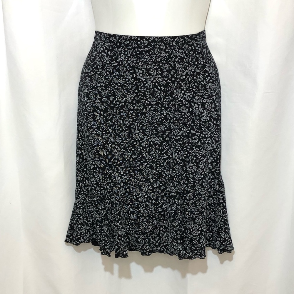 Briggs New York petite floral pleated- small